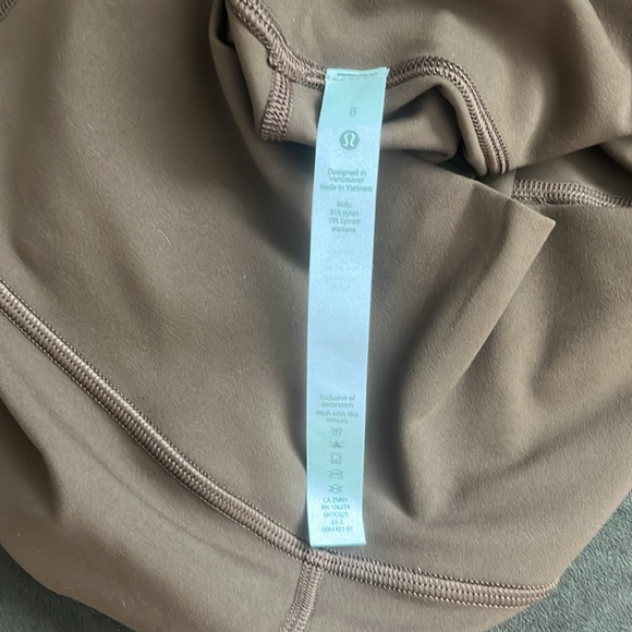 Lululemon Align high rise shorts - Picture 7 of 7